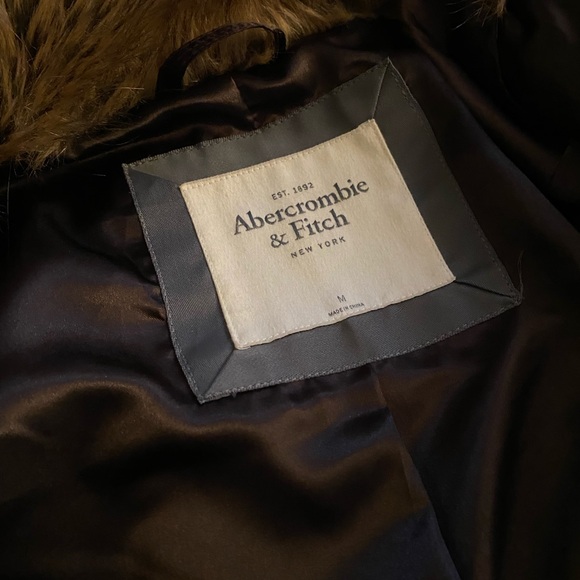🚫SOLD🚫Abercrombie & Fitch Faux Fur Coat - Picture 5 of 6